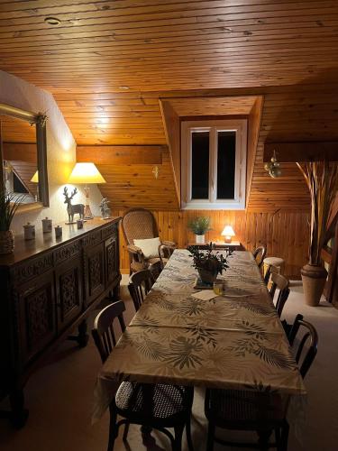 Iekārtas, Appartement 4 chambres, séjour, cuisine (Appartement 4 chambres, sejour, cuisine) in Castillon-de-Larboust
