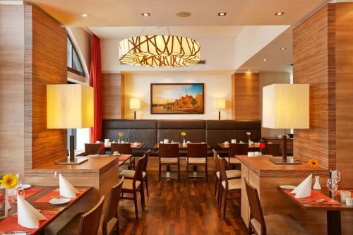 Restaurant, H+ Hotel Lubeck in Lubeck