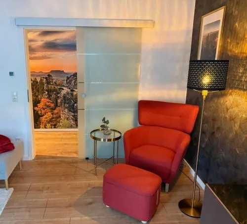 Ferienwohnung Lucy - Moderne Ferienwohnung mit kostenlosem Parkplatz, Terrasse, nahe Bad Schandau und Malerweg in Bad Schandau, Deutschland