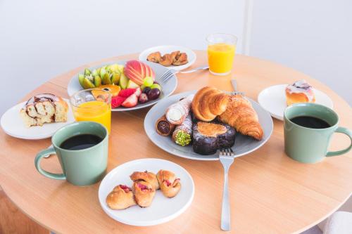 Comfy Stay Tokiwadai 2minute walk from Tokiwadai Station Ikebukuro 9min Shinjuku 14min Shibuya 18min Max 4guests Many restaurants nearby hot spring Shrine nearby