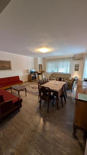 Apartment Nikos – khách sạn tại Kalamaria