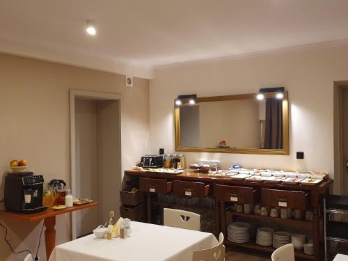 Hotel Gold - image 11