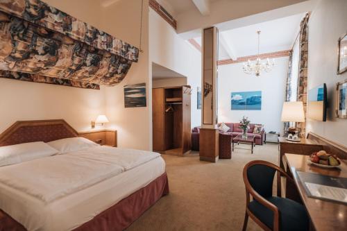 room detail thumbnail 1