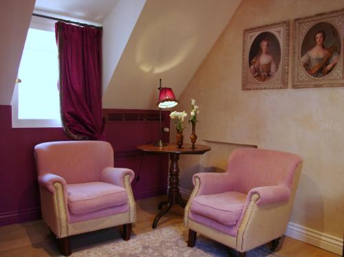 2 queen beds