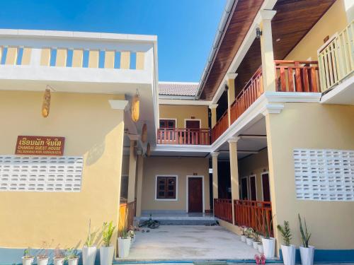 Nongkhiaw Chansai Guesthouse in 琅多