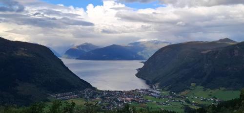 Цікаві місця поруч, Koselig ved Fjorden - Vangsnes in Вангснес