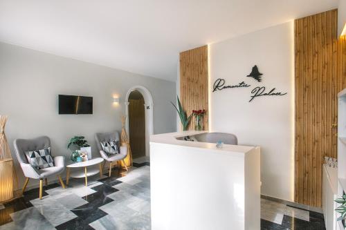 Romantic Palace Beach Apartments 5