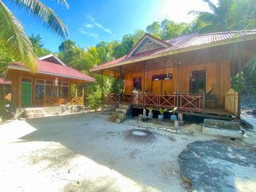 Sera Beach Dive Resort in Popolii