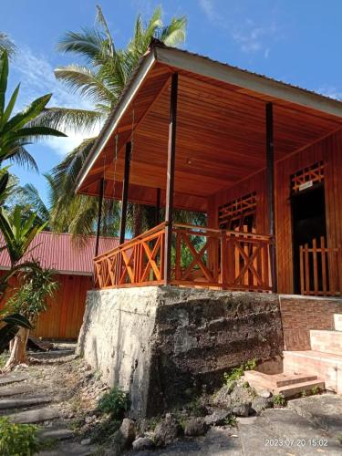Sera Beach Dive Resort in Popolii