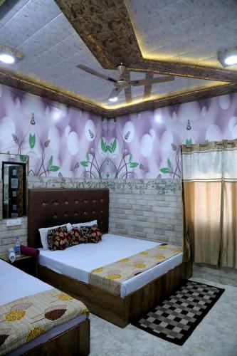 Jindal homestay-Two mints walk from golden temple photo 2