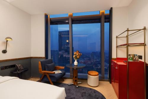 room detail thumbnail 1