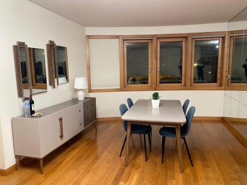 ห้องส่วนกลางสำหรับนั่งเล่น/ดูทีวี, House Infantado Loures in โลเรส