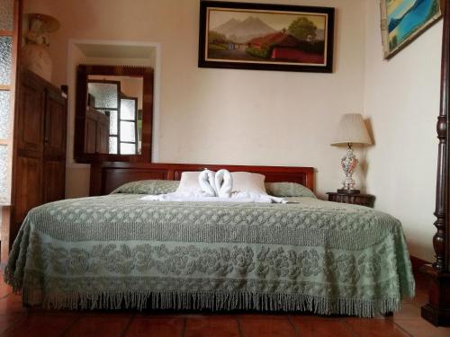 Deluxe Queen Room image 2