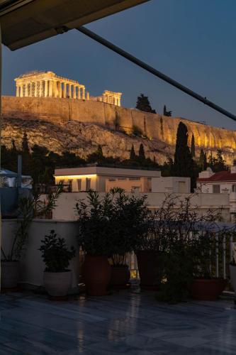 Massive 2 Apartment Combo Unbeatable Acropolis Views Sleeps 9 - image 12