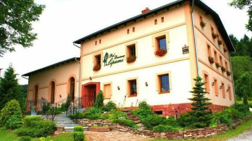 Restaurant, Agroturystyka Jak Makiem Zasiał Dworki 10 (Agroturystyka Jak Makiem Zasial Dworki 10) in Nowa Ruda