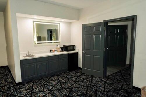 Quality Inn Rome - image 9