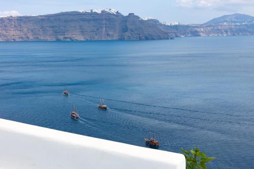 One of One Suites Oia