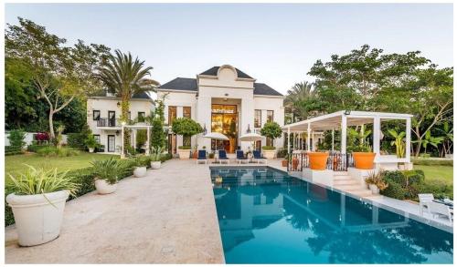 Luxury Awaits at Casa de Campo A Stunning Five-Bedroom Retreat – khách sạn tại Casa de Campo