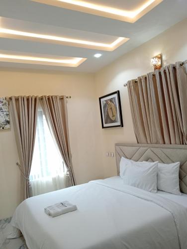 Pinefield Courts Apartment – khách sạn tại Akure