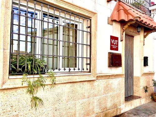 Entrance, "La Castora" in Villarubio