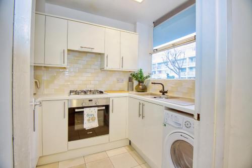 Moyle House - image 2