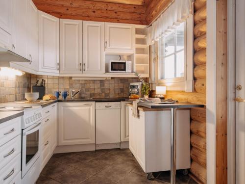 Holiday Home Iltarusko by Interhome in Rääpönniemi
