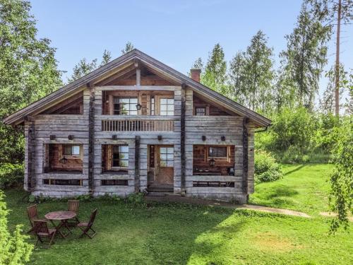 Holiday Home Karjalan kelohuvila by Interhome in Pihtipudas