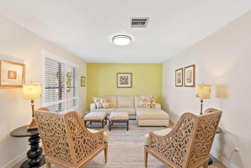 Avanti Vacation Rental - image 20