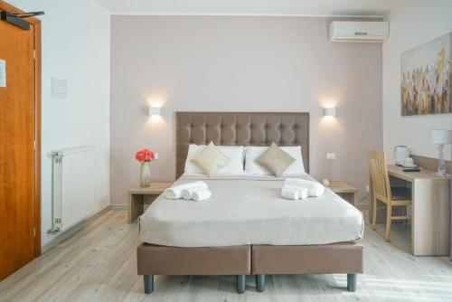 Hotel St. Moritz - image 11