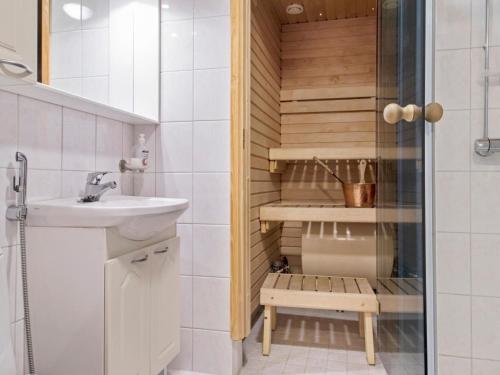 Holiday Home Yllastar 1 as 208 - la-la by Interhome in Akaslompolo