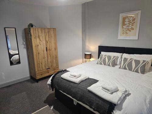 Spacious 3-Bedroom Semi Detached House By Homebird Property Management Short Lets & Serviced Accommodation Leeds With Private Parking & Garden, Leeds (Foto 7)