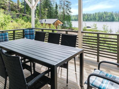 Holiday Home Kalliolaakso by Interhome in Langelmaki