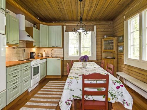 Holiday Home Honkaniemi by Interhome in Rautalahti