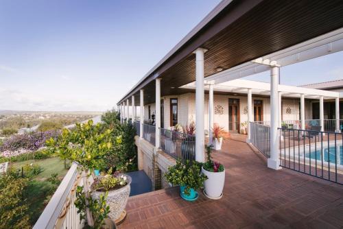 Entrance, Fairway Manor Accommodation in Northam