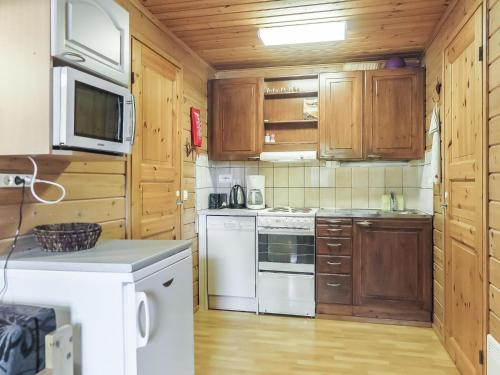 Holiday Home Lomamaja 3 by Interhome in Raattama