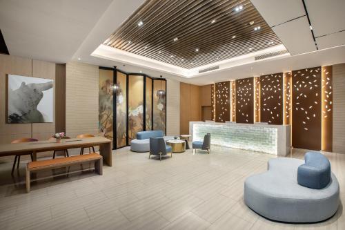 Jinglai Hotel · Premium Selection - Shanghai Meichuan Road Pedestrian Street Gucun Park Branch in Putuo and Changfeng Park