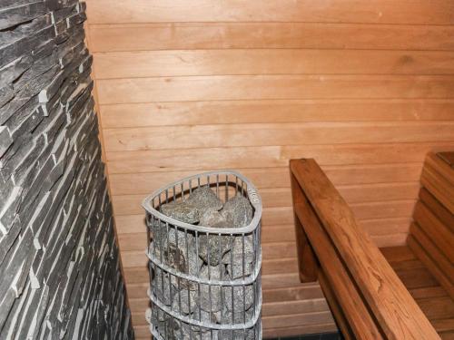 Holiday Home Hallanhelmi a paritalo by Interhome in ฮือรืนซาลมี