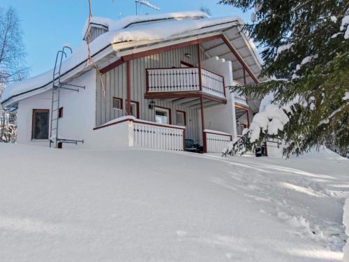 Holiday Home Hallantytar a1 paritalo by Interhome in Hyrynsalmi