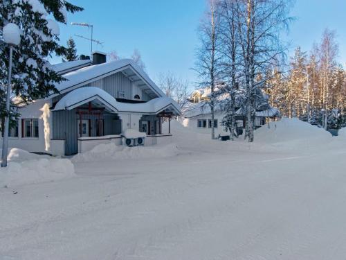 Holiday Home Hallantytar a1 paritalo by Interhome in Hyrynsalmi