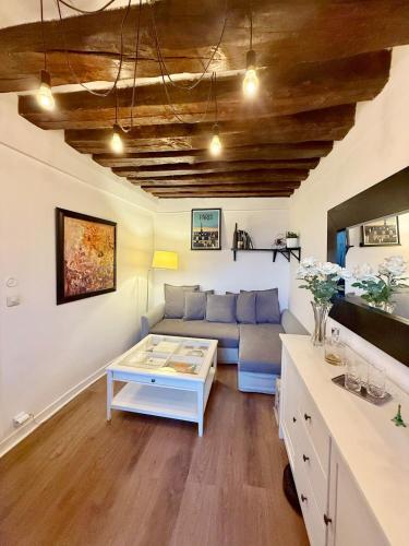 Parisian Stay 4 People - Marais Metro Center