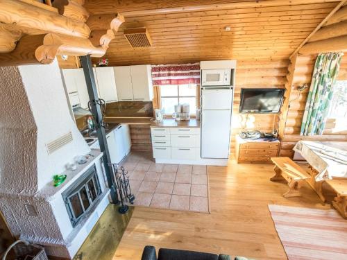 Holiday Home Alppimaja a paritalo by Interhome in Hyrynsalmi