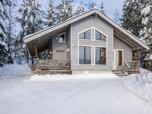 Holiday Home Rinteenkotka mökki by Interhome – khách sạn tại Hyrynsalmi