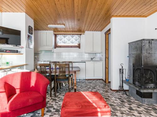 Holiday Home Aurinkoalppi 10b paritalo by Interhome in Hyrynsalmi