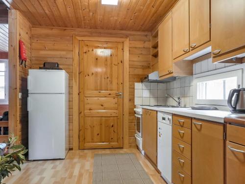 Holiday Home Lomamaja 2 by Interhome in Raattama