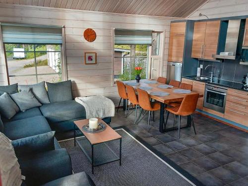 Holiday Home Aurinko-saaga 5 paritalo by Interhome in Hyrynsalmi
