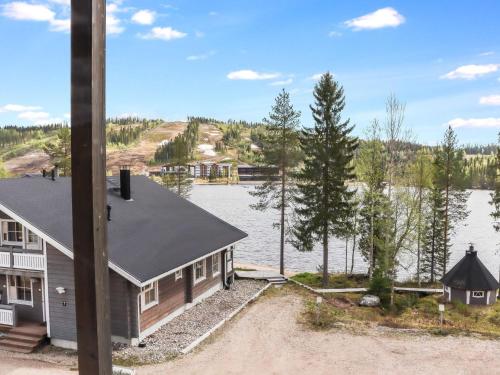 Holiday Home Aurinko-saaga 5 paritalo by Interhome in Hyrynsalmi