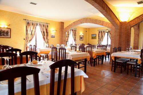 Restorāns, Hotel Rural Venta Del Alon in Villalon de Campos
