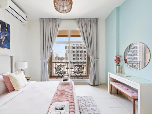 Prestige Urban Escape 2BDR In La Fontana - main image