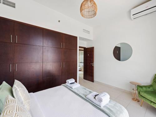 Prestige Urban Escape 2BDR In La Fontana - image 12