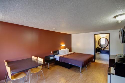 Americas Best Value Inn Heath-Newark